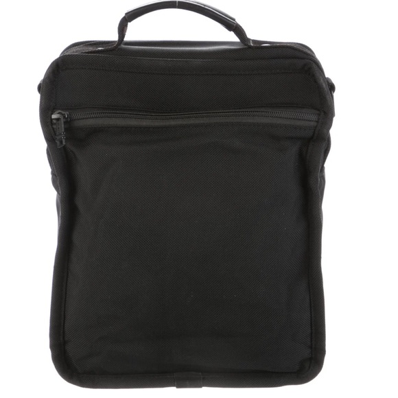 Tumi Nylon Small Messenger Bag Made In America - Picture 3 of 14